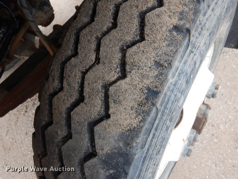 image for item DG8274 1980 Peterbilt 353  winch truck