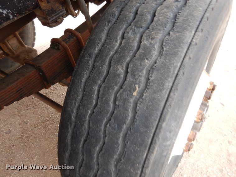 image for item DG8274 1980 Peterbilt 353  winch truck