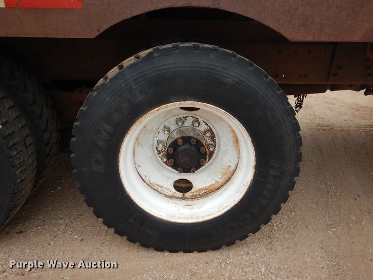 image for item DG8274 1980 Peterbilt 353  winch truck