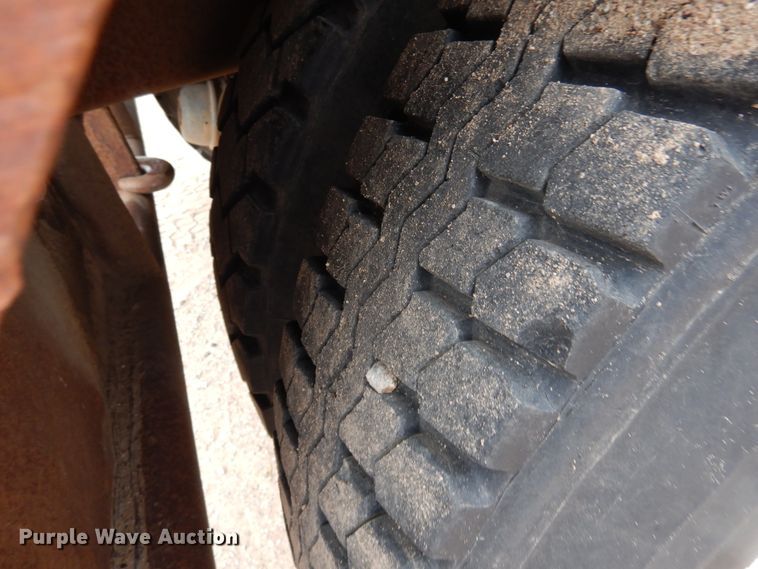 image for item DG8274 1980 Peterbilt 353  winch truck