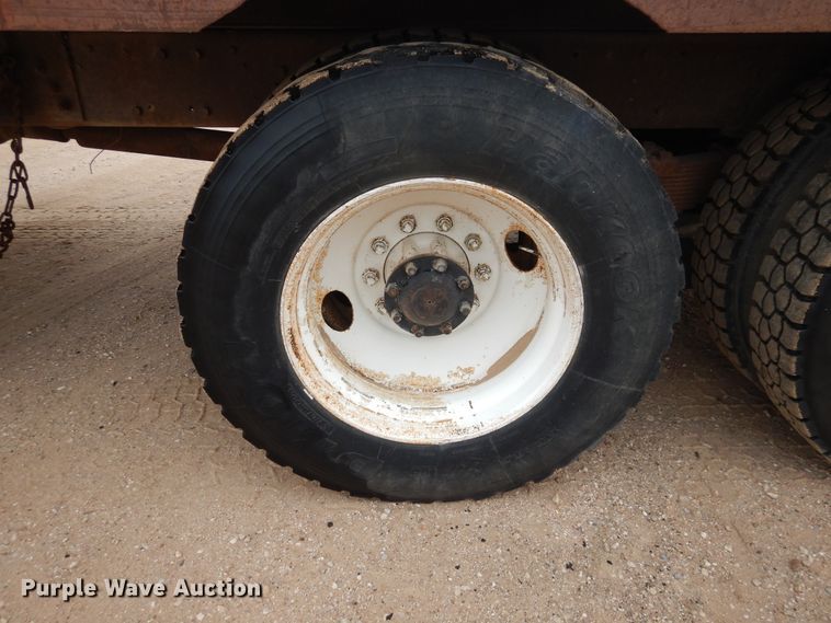 image for item DG8274 1980 Peterbilt 353  winch truck