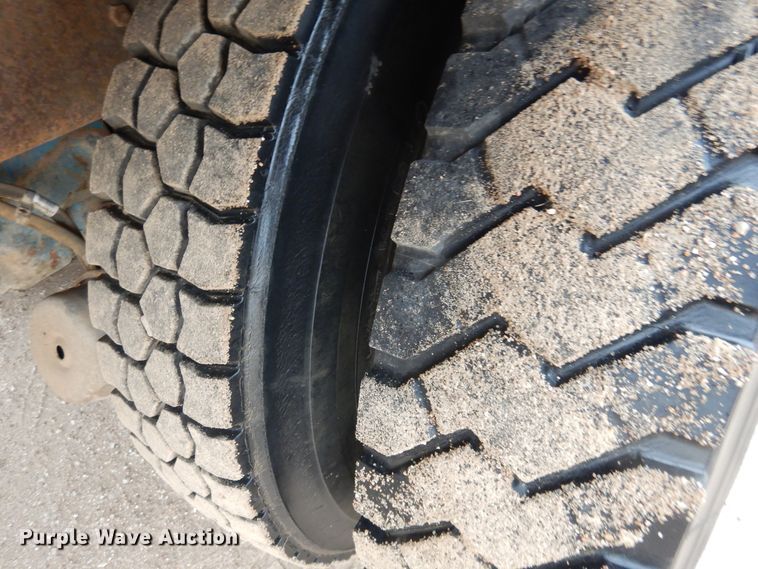 image for item DG8274 1980 Peterbilt 353  winch truck