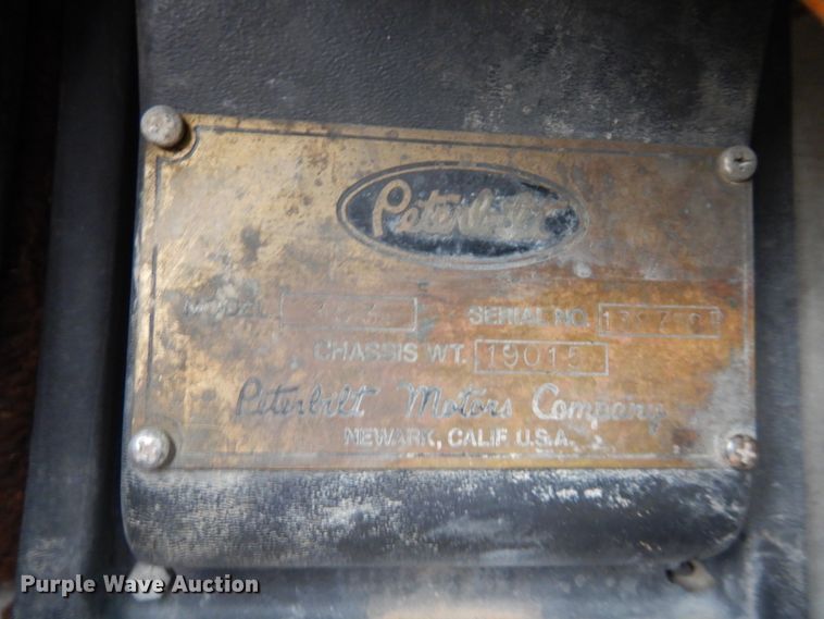 image for item DG8274 1980 Peterbilt 353  winch truck