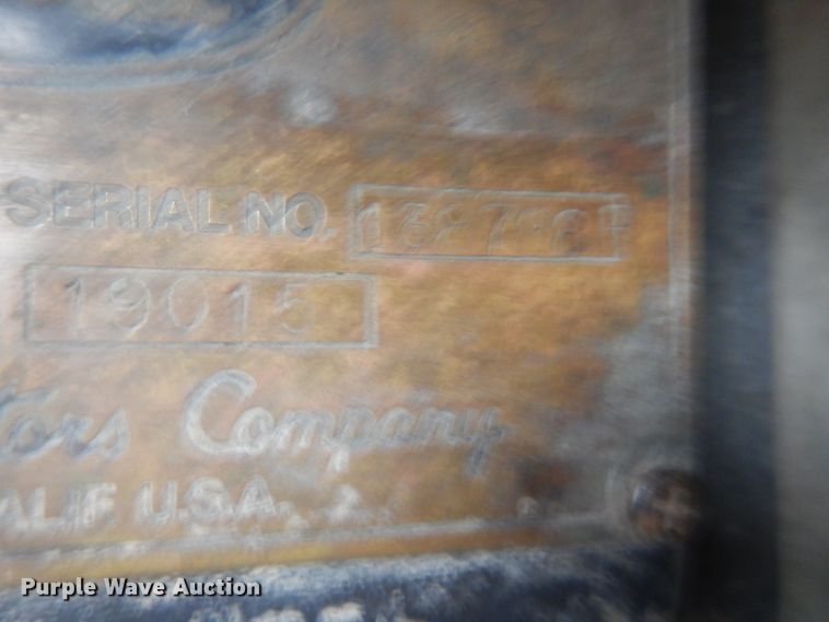 image for item DG8274 1980 Peterbilt 353  winch truck