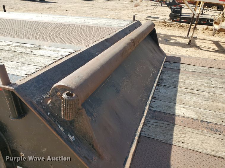 image for item DG8276 2007 Doonan 532DD12RC drop deck equipment trailer