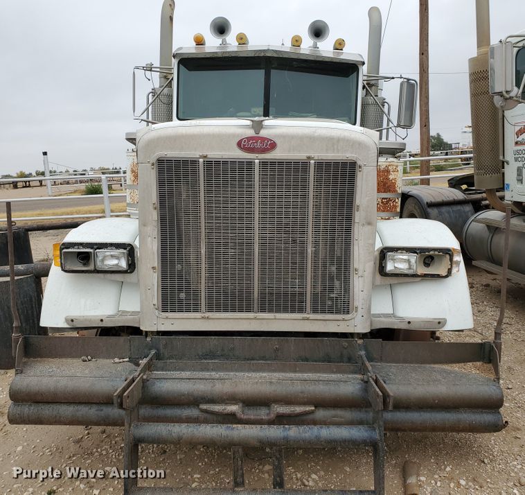 image for item DG8278 1989 Peterbilt 379  semi truck