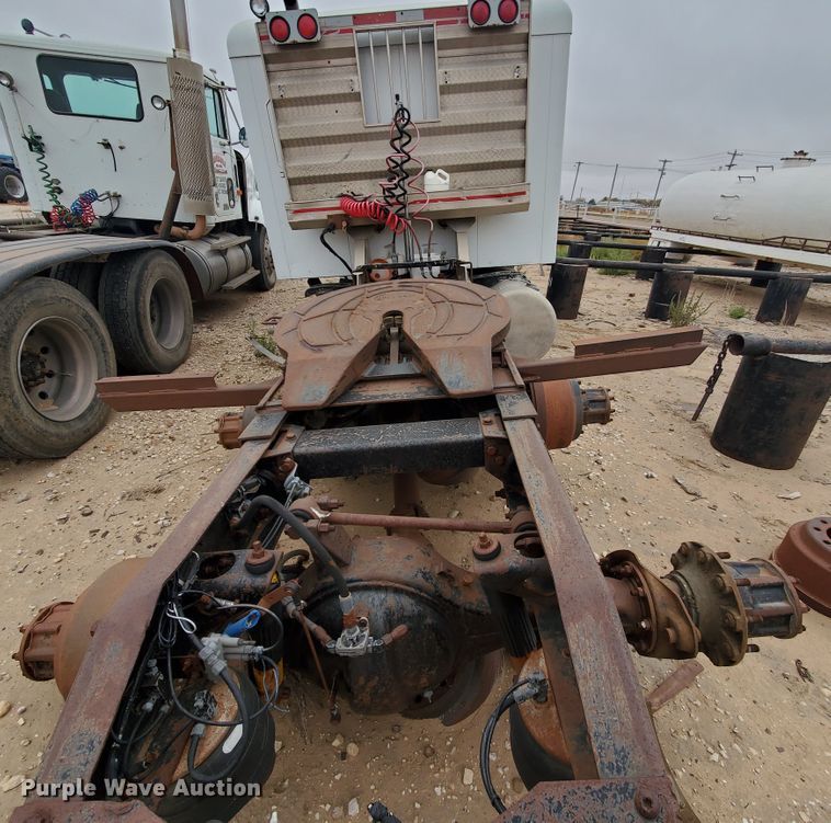 image for item DG8278 1989 Peterbilt 379  semi truck