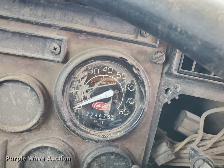 image for item DG8278 1989 Peterbilt 379  semi truck
