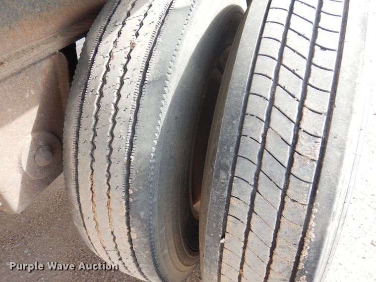 image for item DG8279 1994 Fontaine FTW-5-8048WSAW flatbed trailer