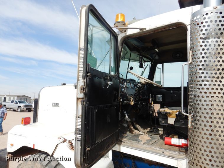 image for item DG8280 1980 Kenworth C500  winch truck