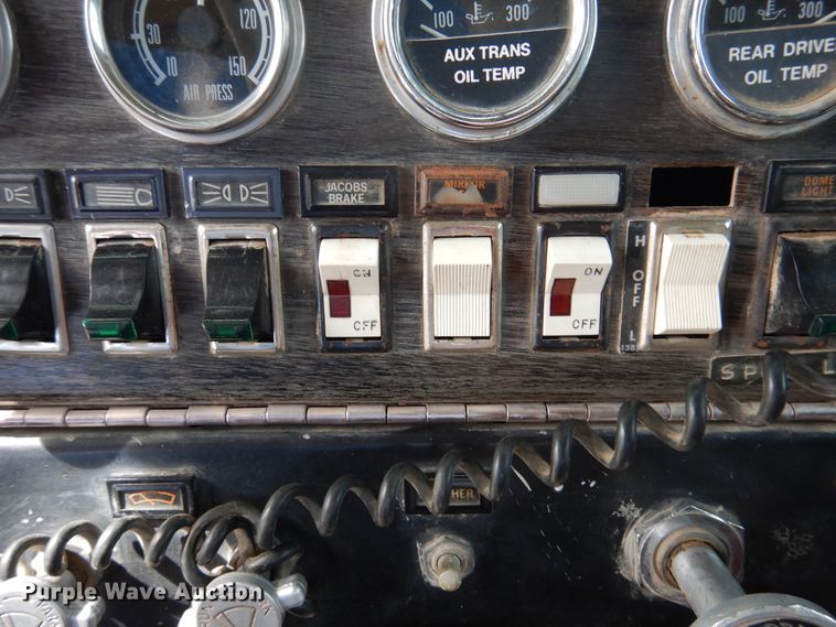 image for item DG8280 1980 Kenworth C500  winch truck