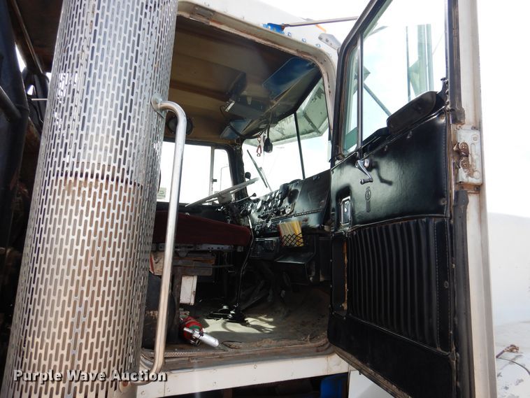 image for item DG8280 1980 Kenworth C500  winch truck