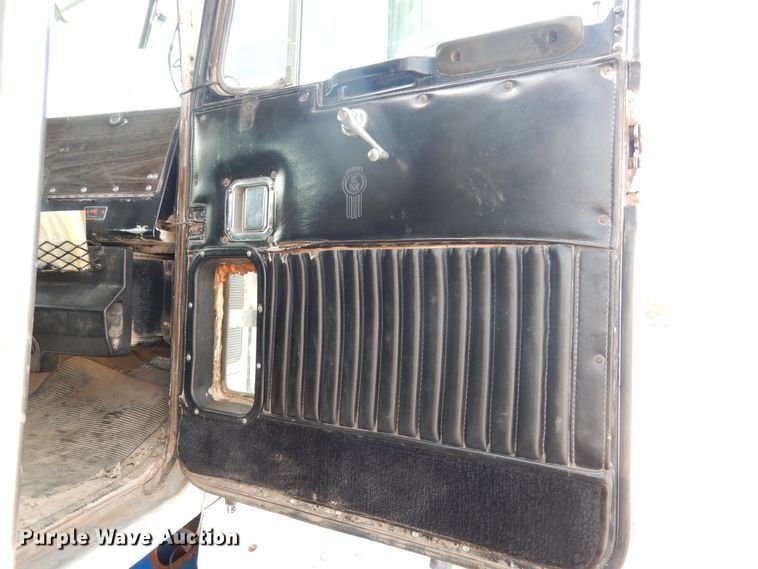 image for item DG8280 1980 Kenworth C500  winch truck