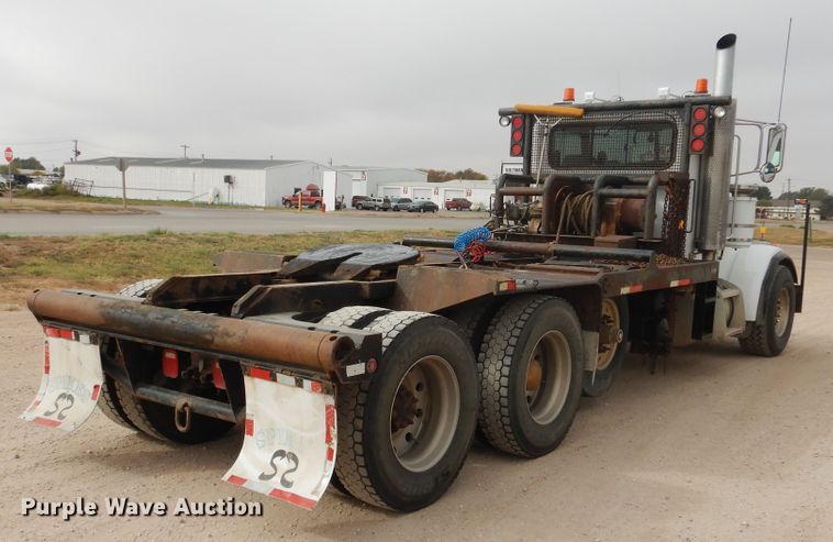 image for item DG8282 2008 Peterbilt 367  winch truck