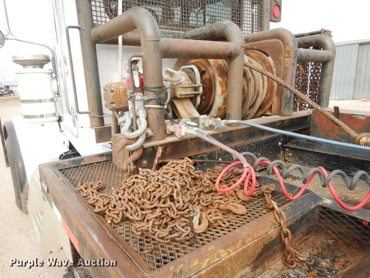 image for item DG8282 2008 Peterbilt 367  winch truck