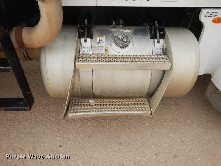 image for item DG8282 2008 Peterbilt 367  winch truck