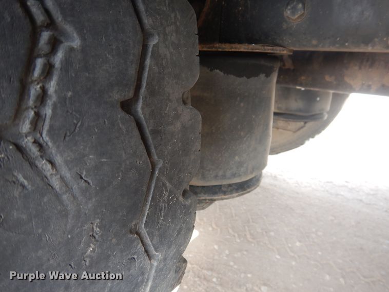 image for item DG8282 2008 Peterbilt 367  winch truck