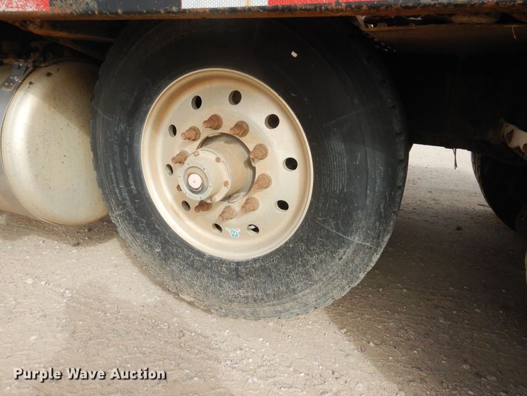 image for item DG8282 2008 Peterbilt 367  winch truck