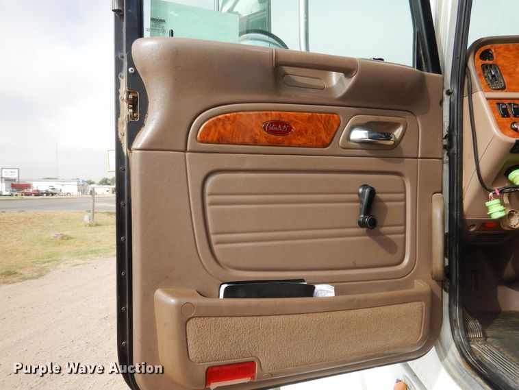 image for item DG8282 2008 Peterbilt 367  winch truck