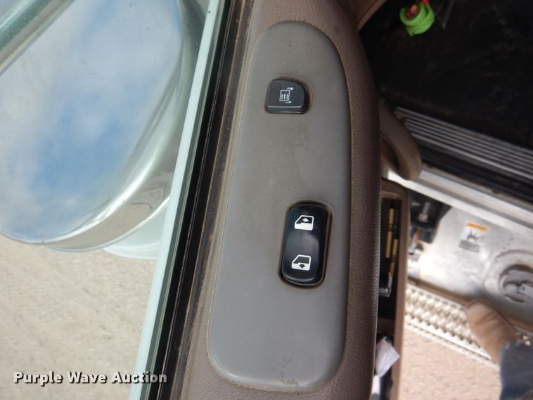 image for item DG8282 2008 Peterbilt 367  winch truck