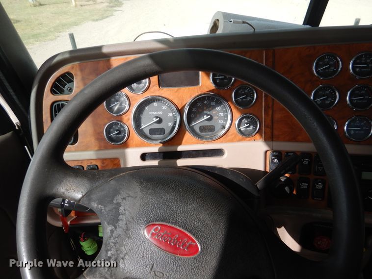 image for item DG8282 2008 Peterbilt 367  winch truck