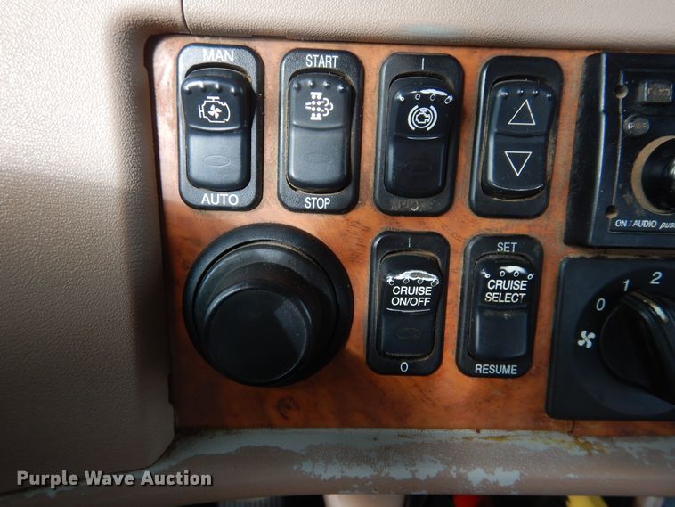 image for item DG8282 2008 Peterbilt 367  winch truck