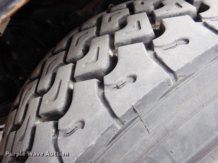 image for item DG8282 2008 Peterbilt 367  winch truck