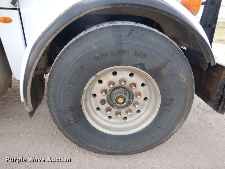 image for item DG8282 2008 Peterbilt 367  winch truck