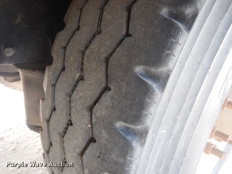 image for item DG8282 2008 Peterbilt 367  winch truck