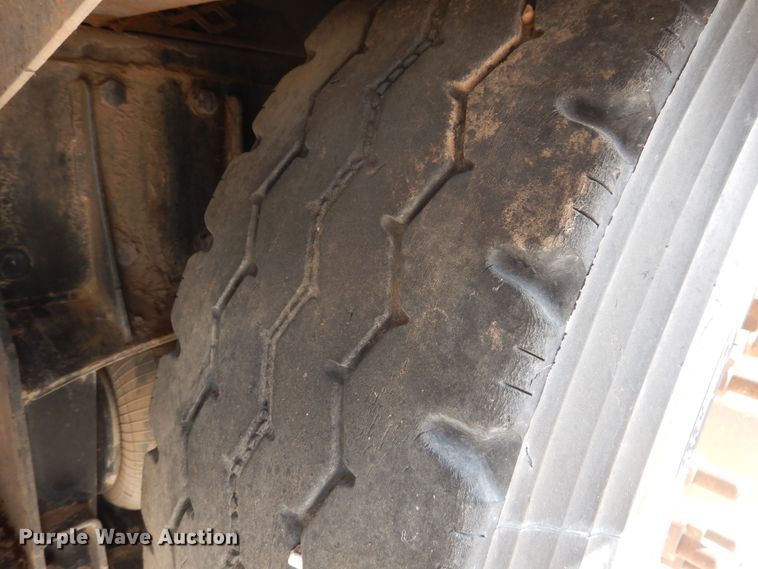 image for item DG8282 2008 Peterbilt 367  winch truck