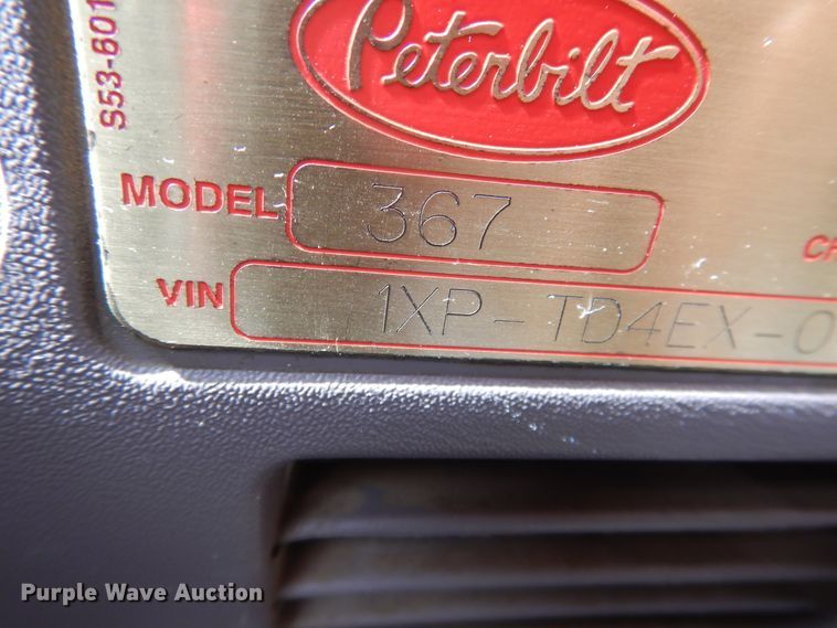 image for item DG8282 2008 Peterbilt 367  winch truck