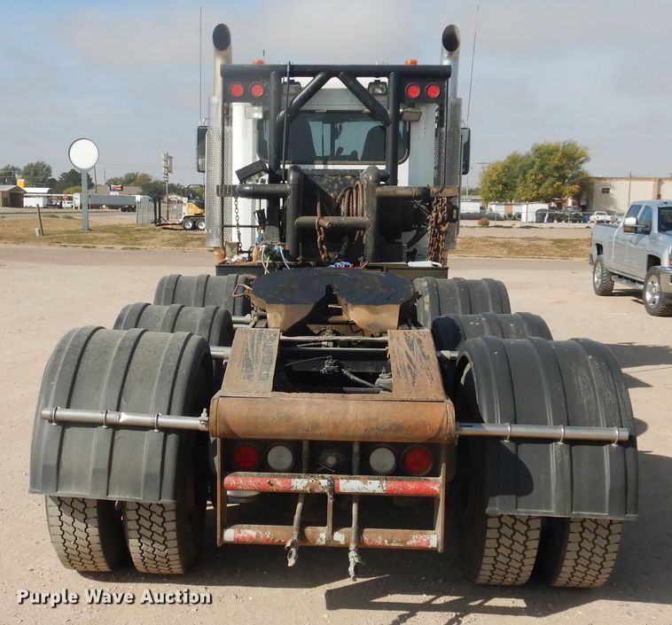 image for item DG8283 2013 Peterbilt 388  winch truck