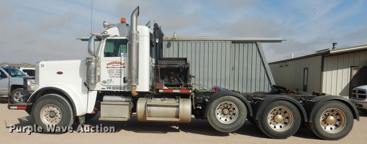 image for item DG8283 2013 Peterbilt 388  winch truck