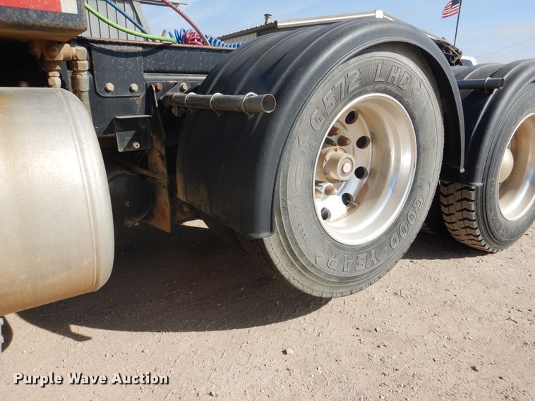 image for item DG8283 2013 Peterbilt 388  winch truck