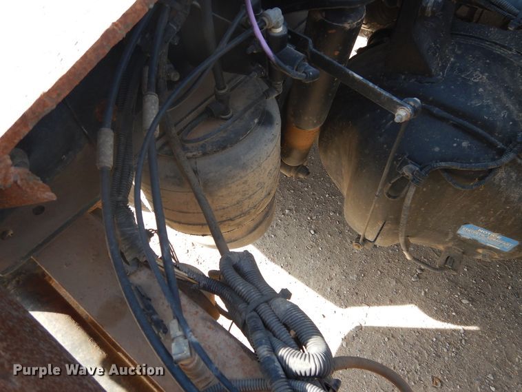 image for item DG8283 2013 Peterbilt 388  winch truck