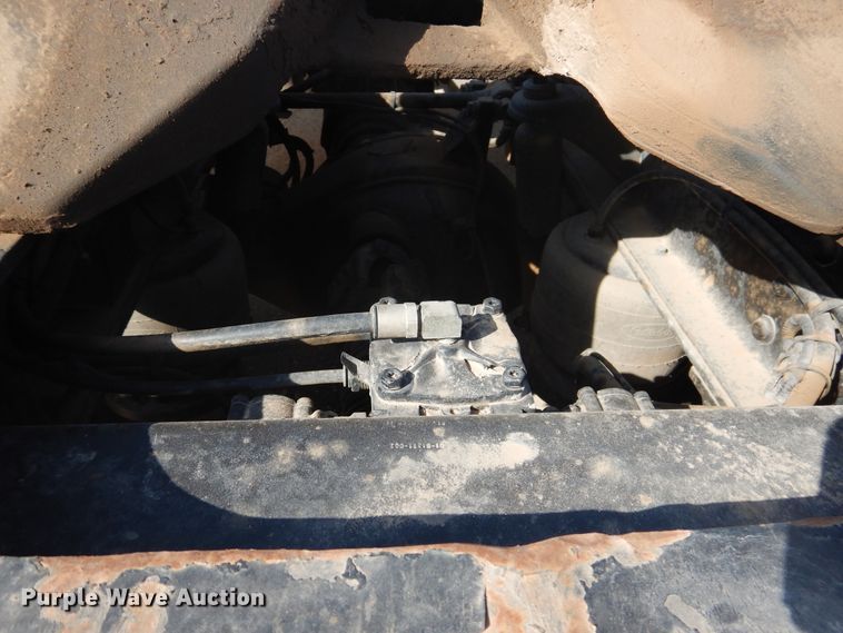 image for item DG8283 2013 Peterbilt 388  winch truck