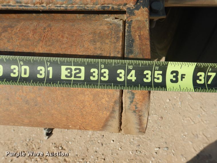 image for item DG8283 2013 Peterbilt 388  winch truck