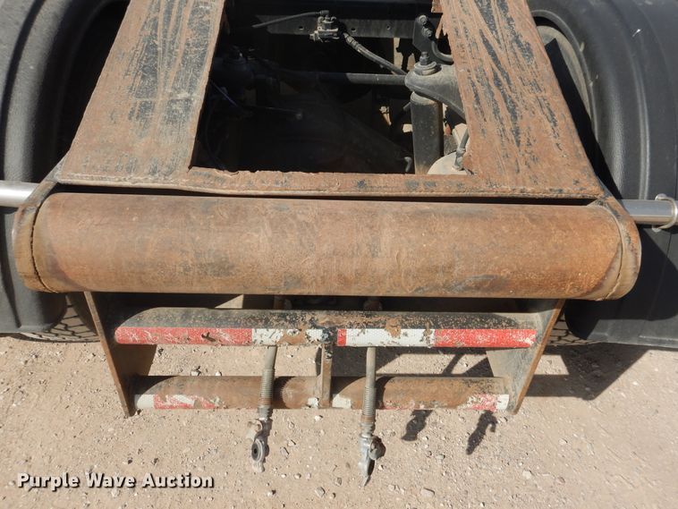 image for item DG8283 2013 Peterbilt 388  winch truck