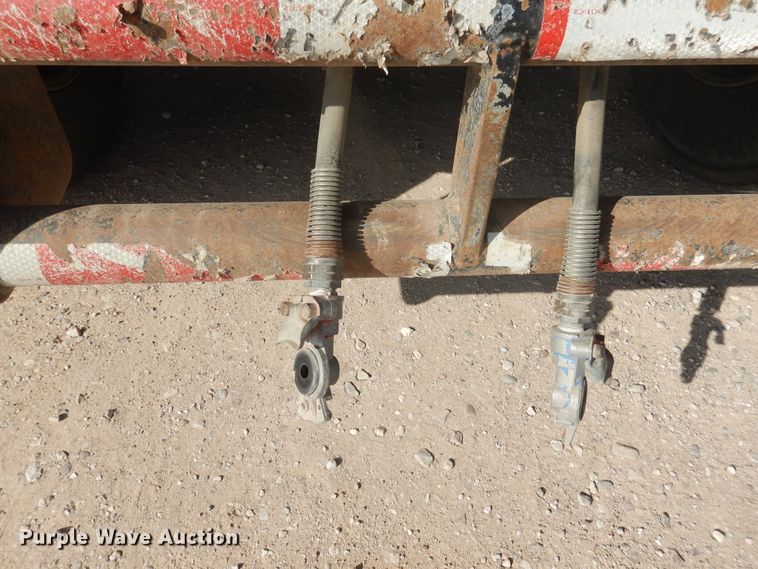 image for item DG8283 2013 Peterbilt 388  winch truck