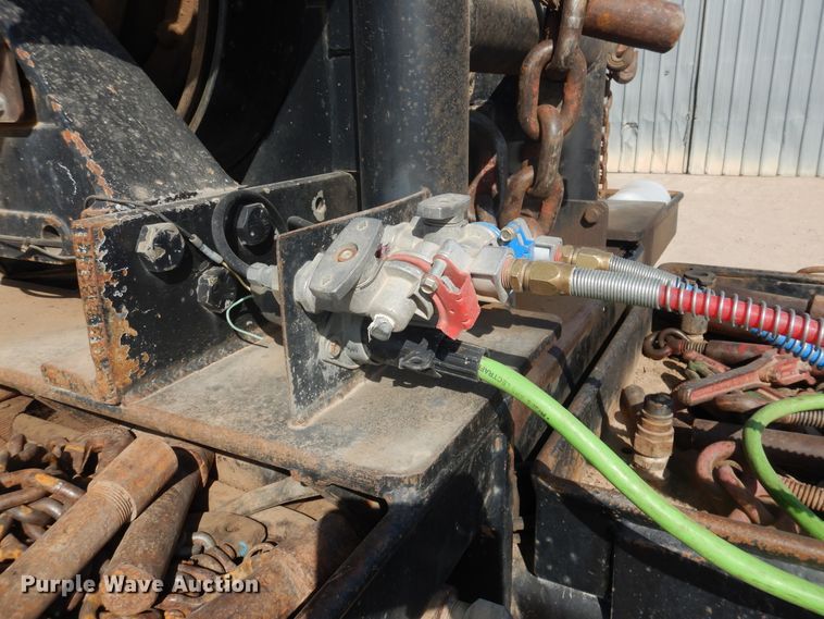 image for item DG8283 2013 Peterbilt 388  winch truck