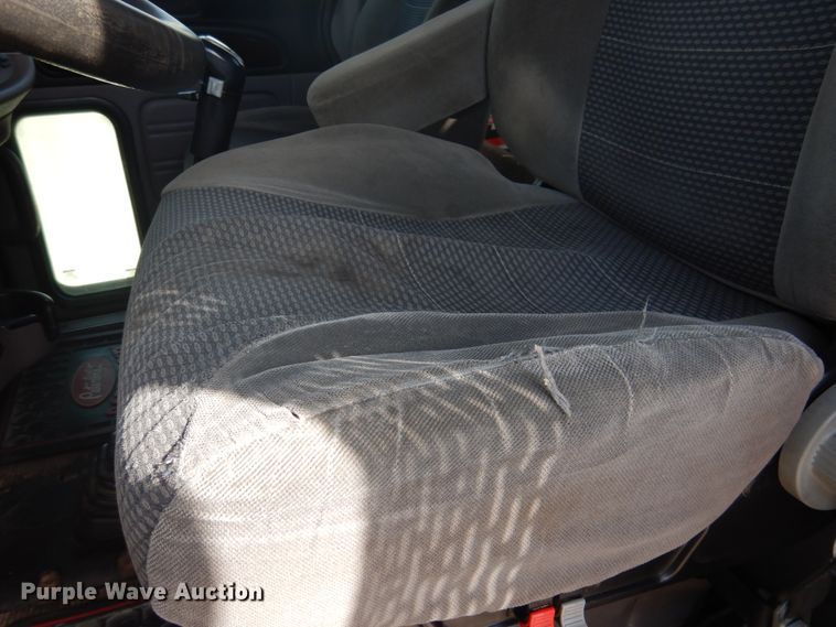 image for item DG8283 2013 Peterbilt 388  winch truck