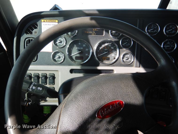 image for item DG8283 2013 Peterbilt 388  winch truck