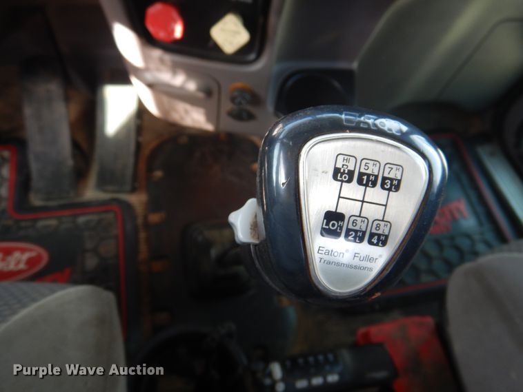 image for item DG8283 2013 Peterbilt 388  winch truck