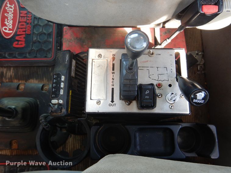 image for item DG8283 2013 Peterbilt 388  winch truck