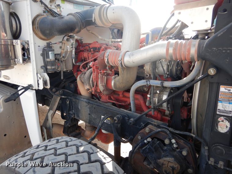 image for item DG8283 2013 Peterbilt 388  winch truck