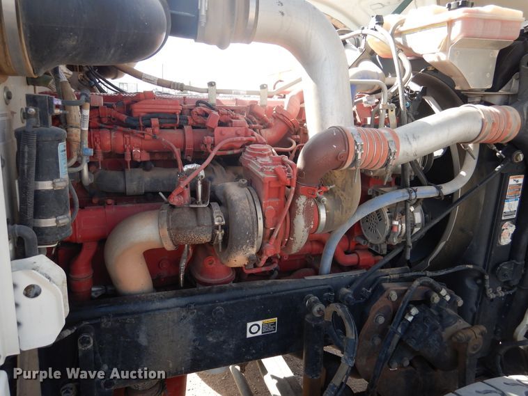 image for item DG8283 2013 Peterbilt 388  winch truck