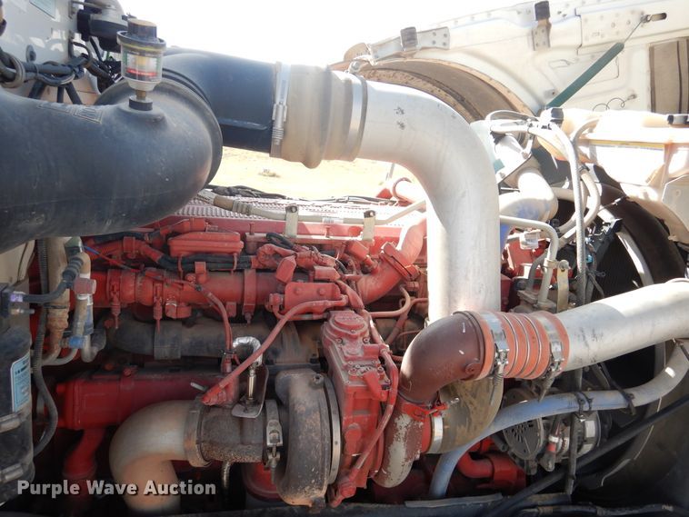 image for item DG8283 2013 Peterbilt 388  winch truck