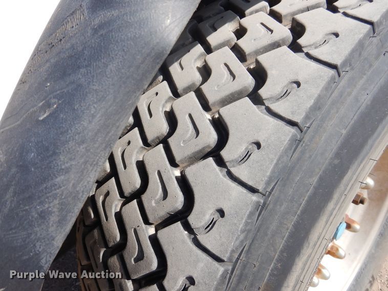 image for item DG8283 2013 Peterbilt 388  winch truck