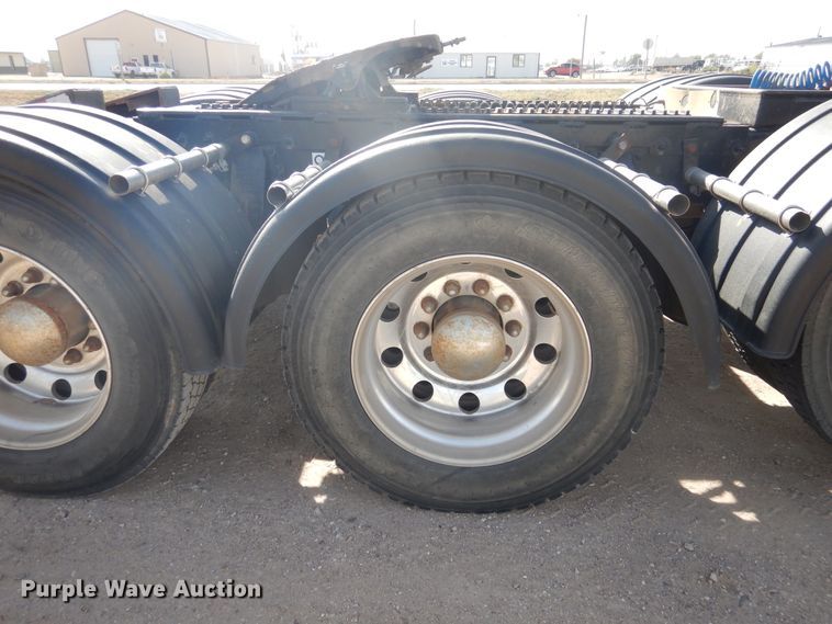 image for item DG8283 2013 Peterbilt 388  winch truck