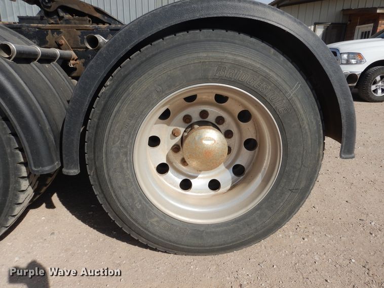 image for item DG8283 2013 Peterbilt 388  winch truck